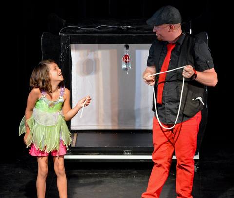 Toronto family event magician